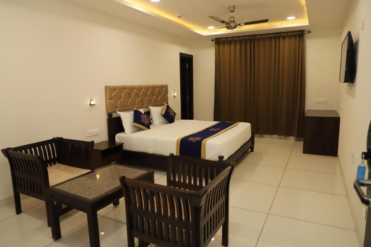 Clover Inn Udaipur Extérieur photo