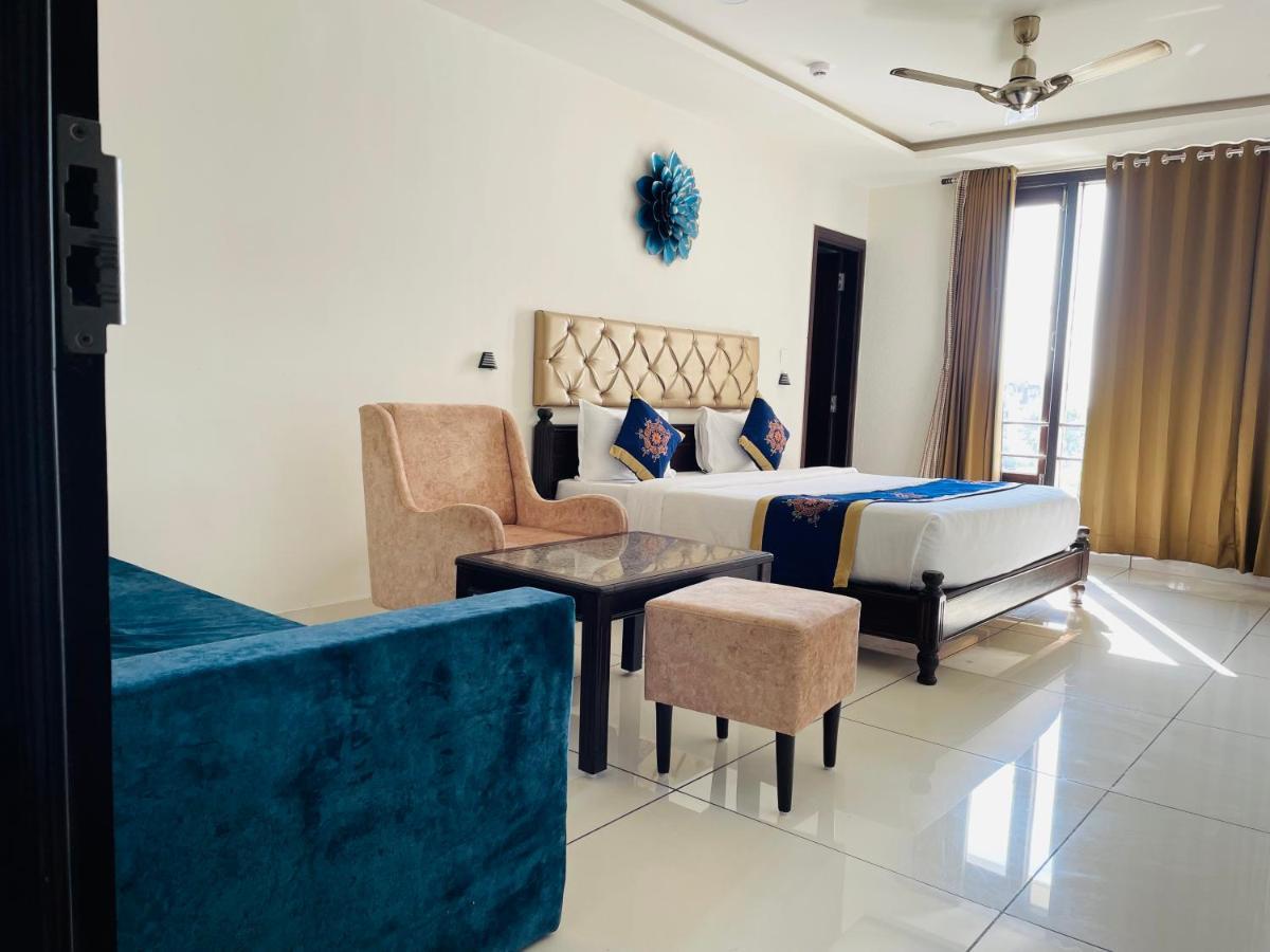 Clover Inn Udaipur Extérieur photo