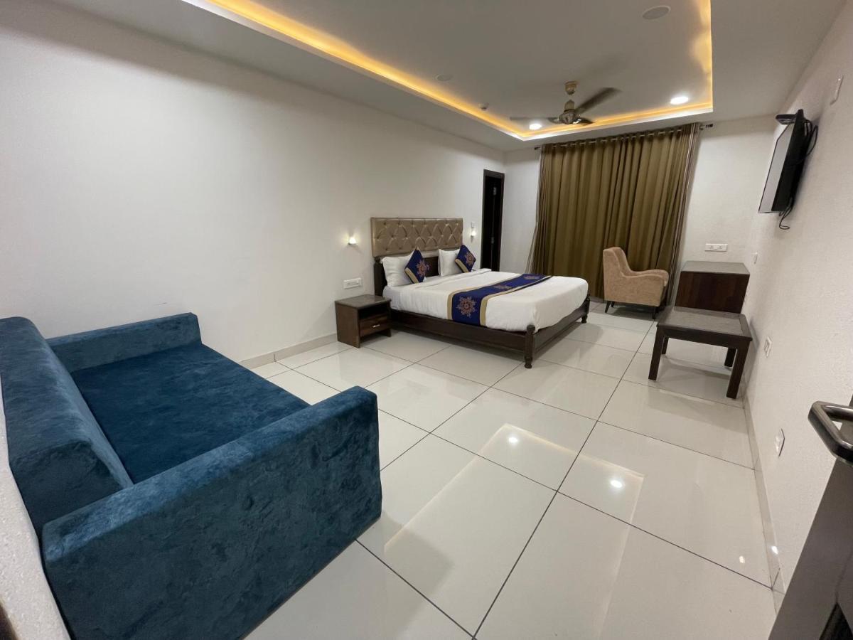 Clover Inn Udaipur Extérieur photo